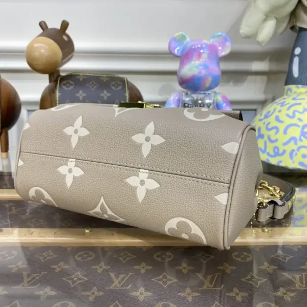 Louis Vuitton Favorite Beige - Image 8