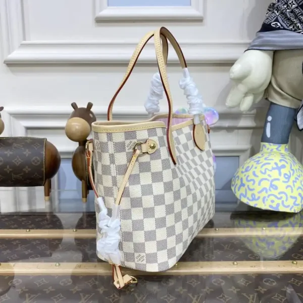 Louis Vuitton Neverfull MM White Grid - Image 5