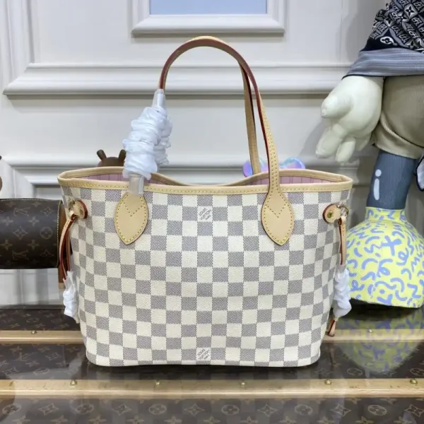 Louis Vuitton Neverfull MM White Grid