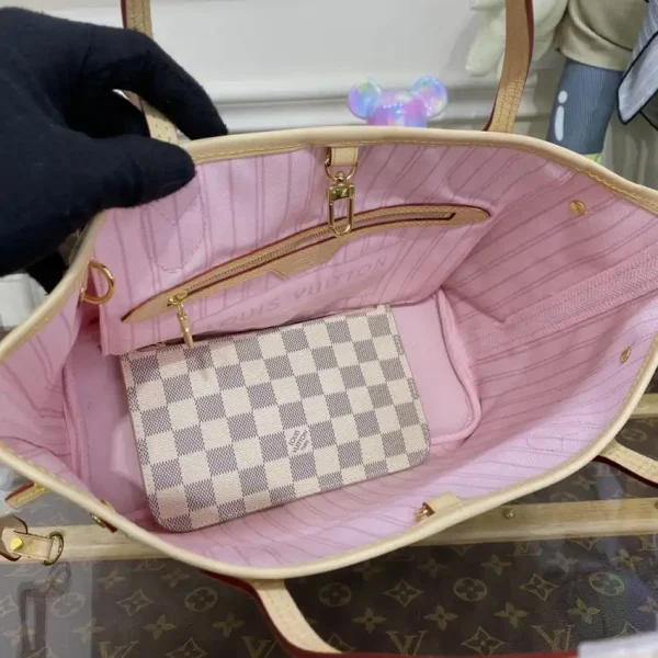 Louis Vuitton Neverfull MM White Grid - Image 7