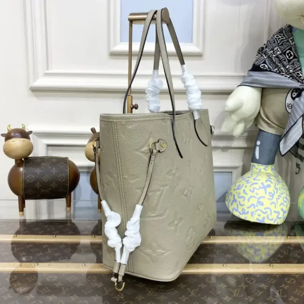 Louis Vuitton Neverfull MM  Beige - Image 2