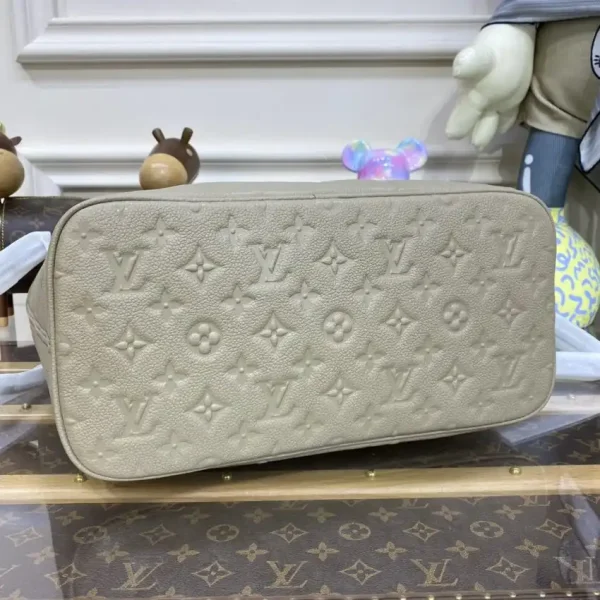 Louis Vuitton Neverfull MM  Beige - Image 3