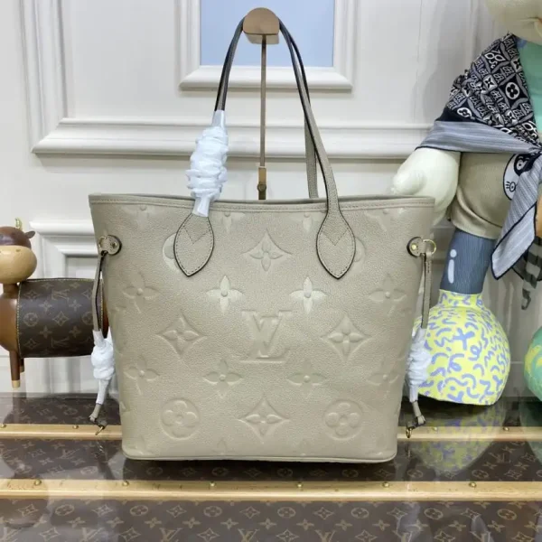Louis Vuitton Neverfull MM  Beige - Image 7