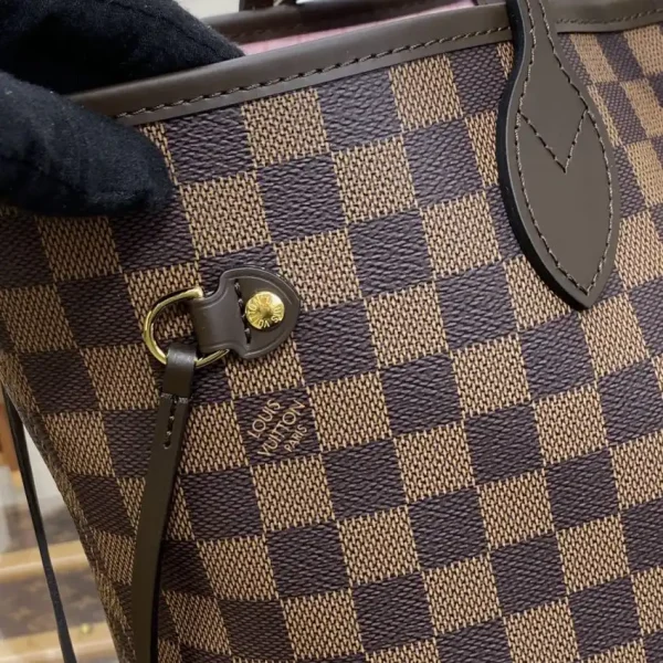 Louis Vuitton Neverfull MM  Grid Pink Inside - Image 5