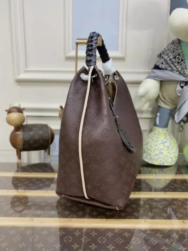 Louis Vuitton Carmel Brown - Image 5