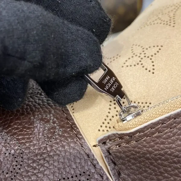 Louis Vuitton Carmel Brown - Image 6