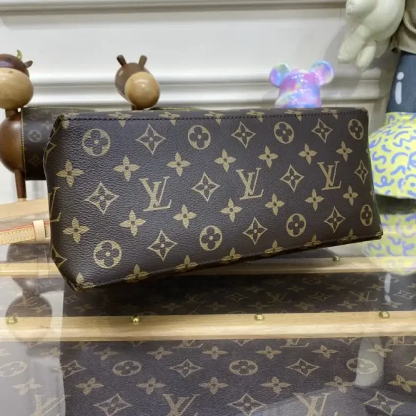 Louis Vuitton Palais - Image 2