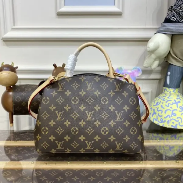 Louis Vuitton Palais - Image 8