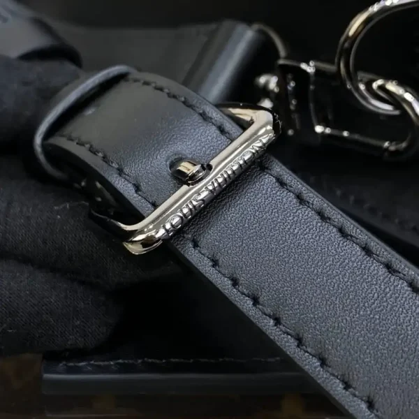 Louis Vuitton Sac Plat Mini - Image 8