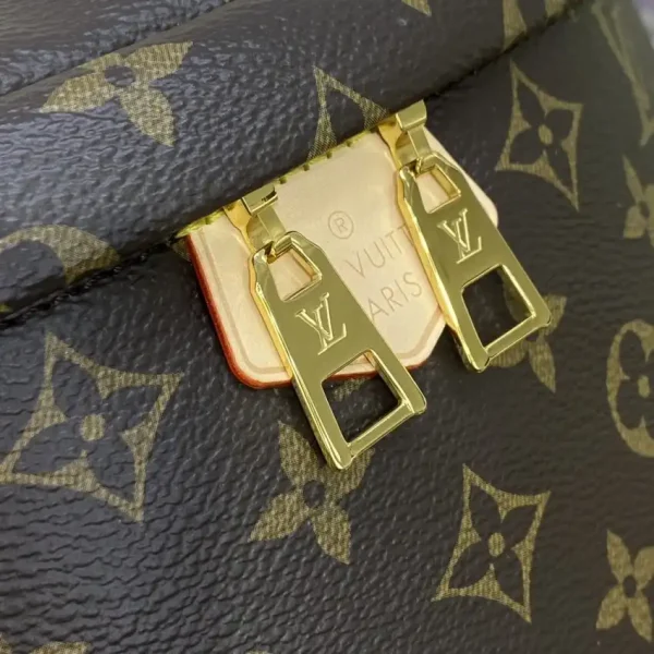 Louis Vuitton Bumbag Waist Brown Canvas - Image 3