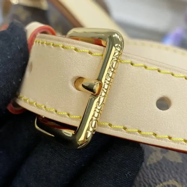 Louis Vuitton Bumbag Waist Brown Canvas - Image 8