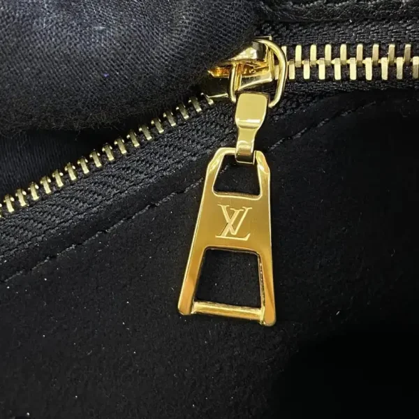 Louis Vuitton On My Side PM  Full Black - Image 6