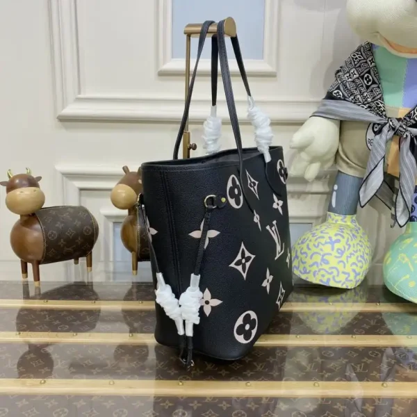 Louis Vuitton Neverfull MM Black Pink - Image 9