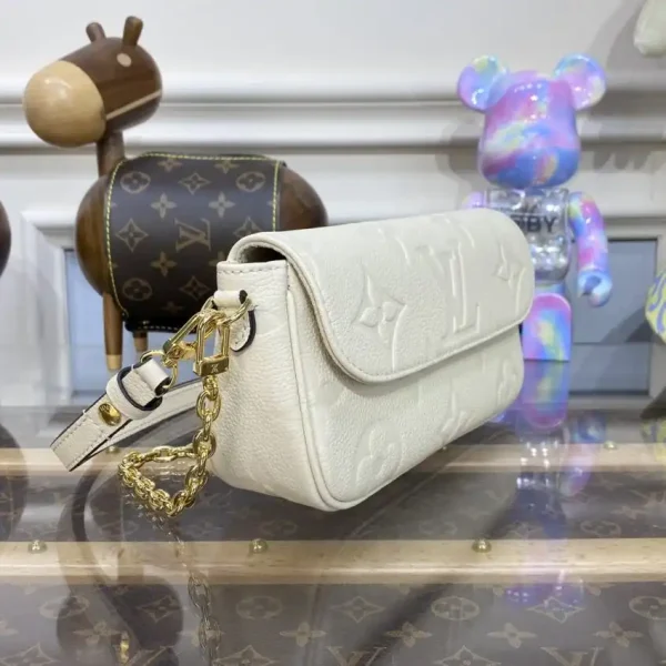 Louis Vuitton Wallet on Chain Ivy Full White - Image 4