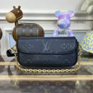Louis Vuitton Wallet on Chain Ivy Black