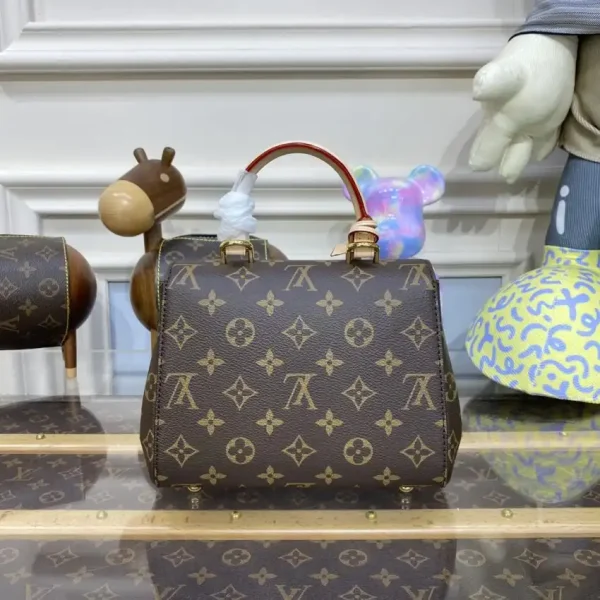 Louis Vuitton Cluny Mini Brown - Image 3