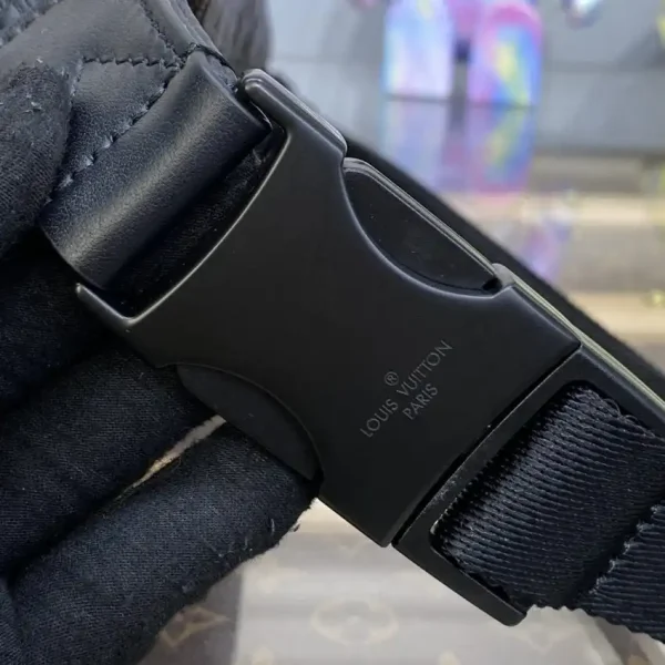 Louis Vuitton Bumbag Discovery Full Black - Image 4