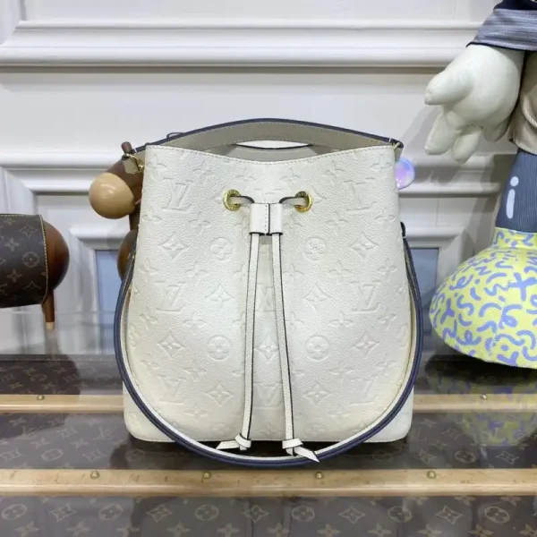 Louis Vuitton Noe  Bucket White MM