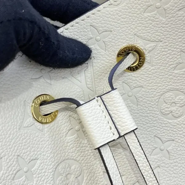 Louis Vuitton Noe  Bucket White MM - Image 7