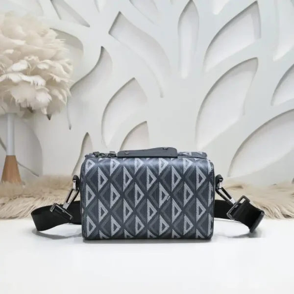 Dior Lingot 22 Diamond Blue - Image 8