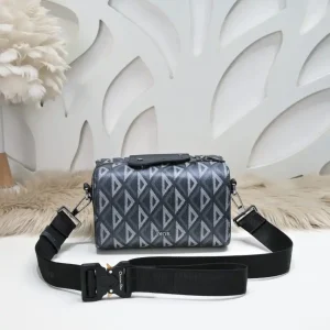 Dior Lingot 22 Diamond Blue