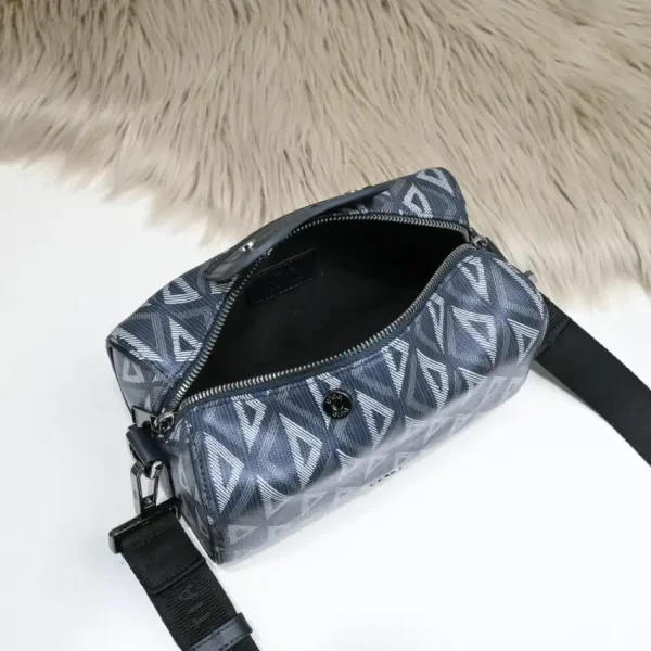 Dior Lingot 22 Diamond Blue - Image 5