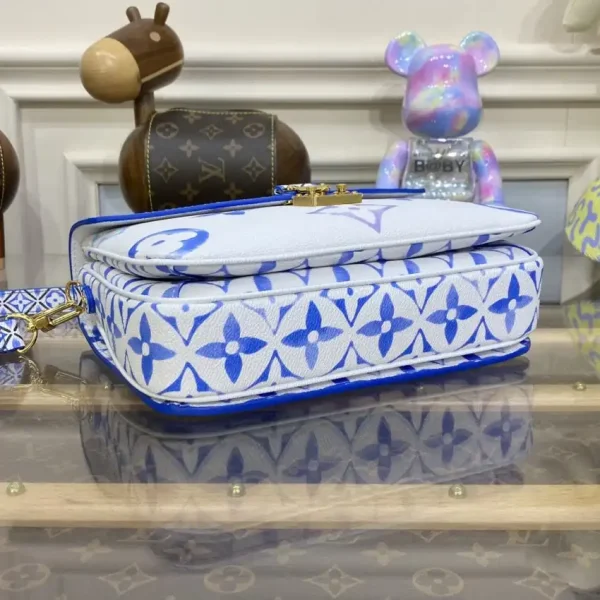 Louis Vuitton Pochette Metis Blue - Image 5