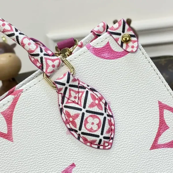 LV OnTheGo PM Pink&White - Image 2
