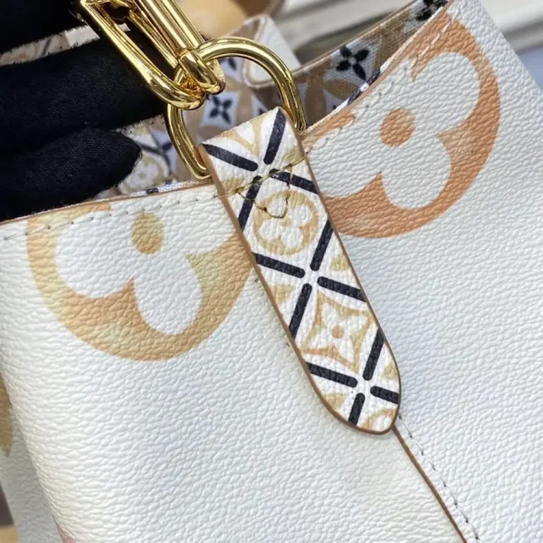 Louis Vuitton NeoNoe BB White Apricot - Image 5