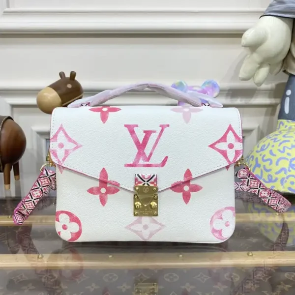 Louis Vuitton Pochette Metis Pink