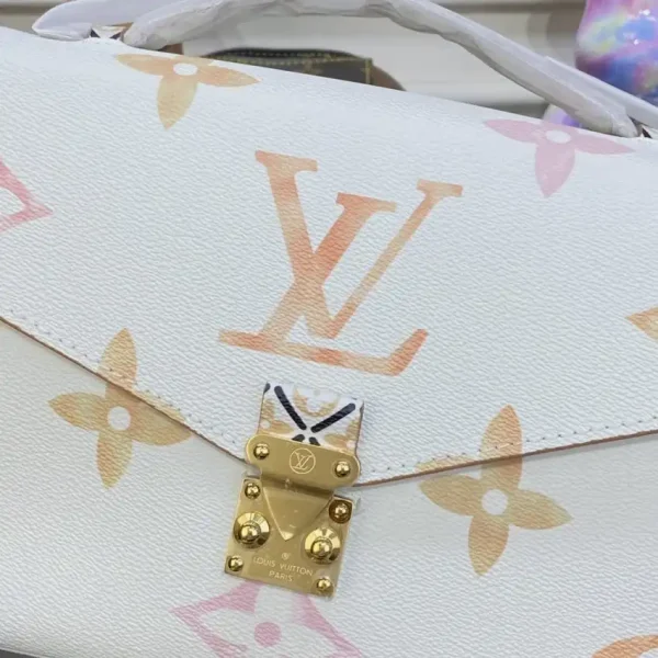 Louis Vuitton Pochette Metis Apricot - Image 4
