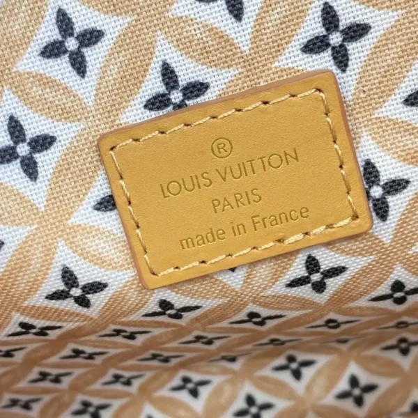 Louis Vuitton Pochette Metis Apricot - Image 2