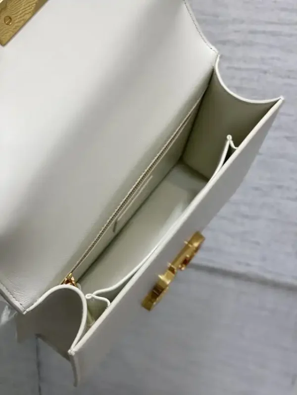 Dior 30 Montaigne  White - Image 3