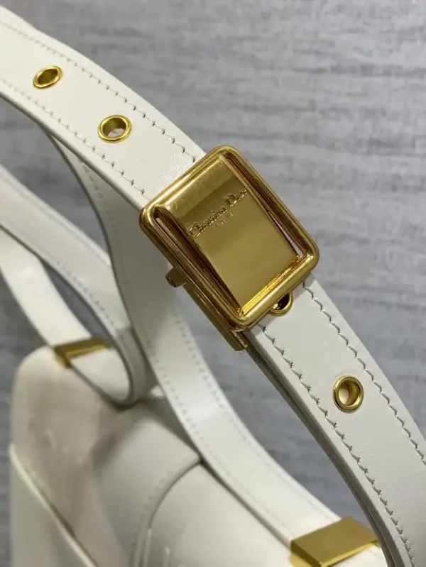 Dior 30 Montaigne  White - Image 9