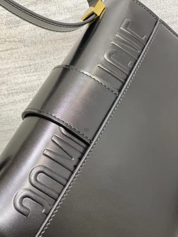 Dior 30 Montaigne Back - Image 5