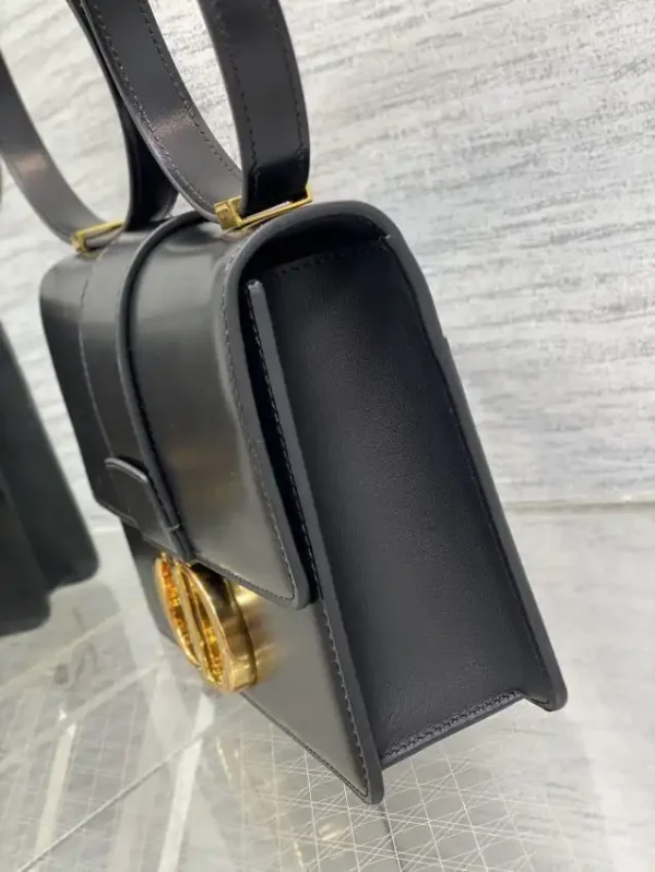 Dior 30 Montaigne Back - Image 8