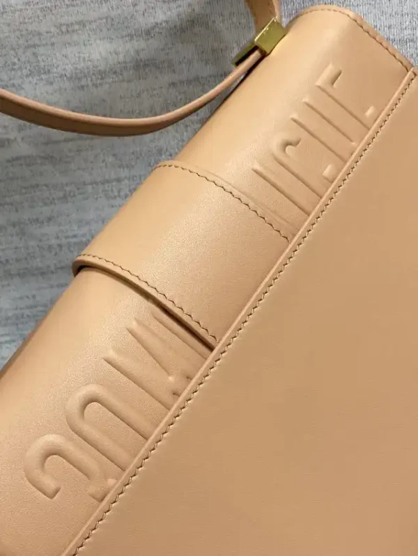 Dior 30 Montaigne Apricot - Image 10