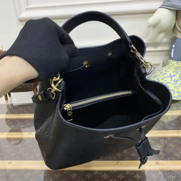 Louis Vuitton Noe  Bucket Black MM - Image 3