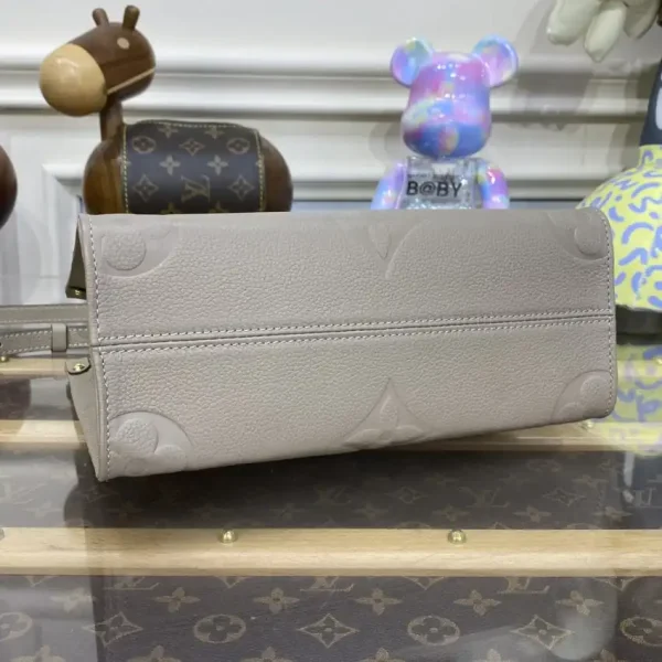 LV OnTheGo PM Beige - Image 4