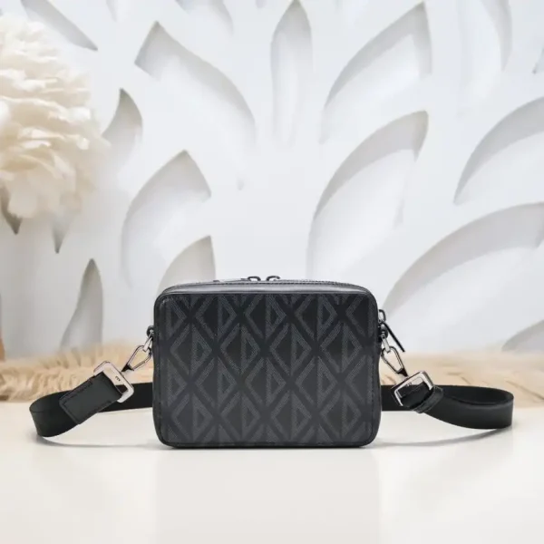 Dior Zipped Pouch  Diamond Black - Image 6
