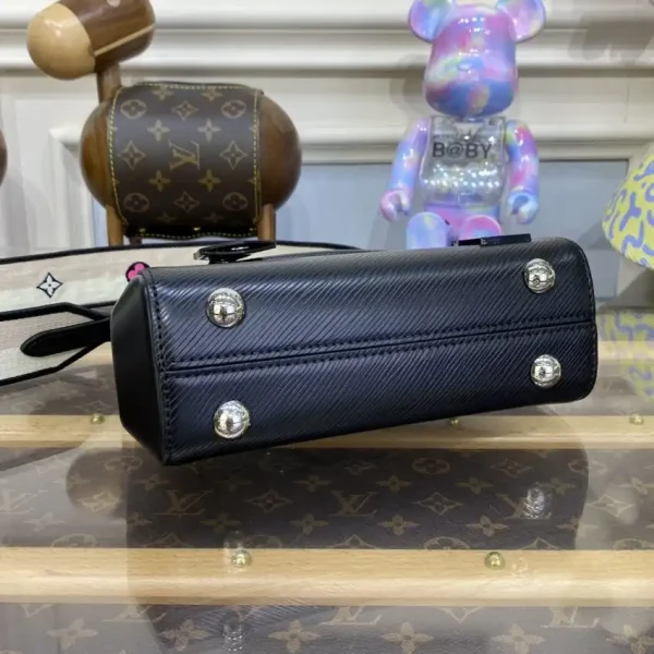 Louis Vuitton Cluny Mini Black - Image 9