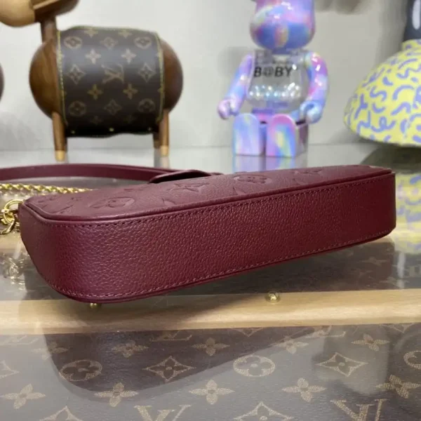 Louis Vuitton Easy Pouch Bordeuax - Image 4