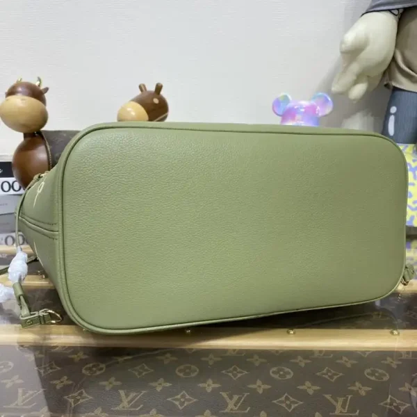 Louis Vuitton Neverfull MM Green - Image 3