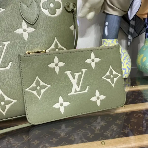 Louis Vuitton Neverfull MM Green - Image 6