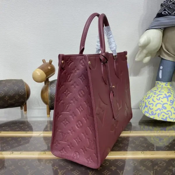 LV OnTheGo Bordeaux - Image 6