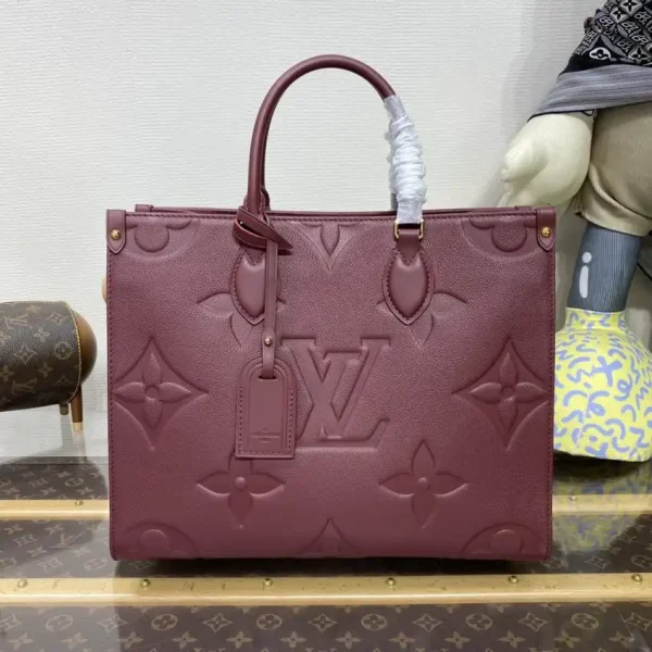 LV OnTheGo Bordeaux - Image 7