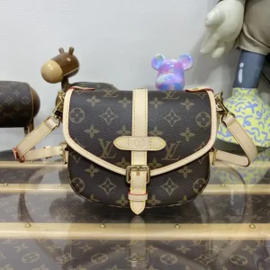 Louis Vuitton Saumur