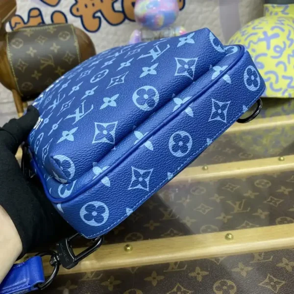 Louis Vuitton Avenue Slingbag Blue - Image 5