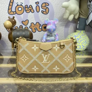 Louis Vuitton Easy Pouch Apricot