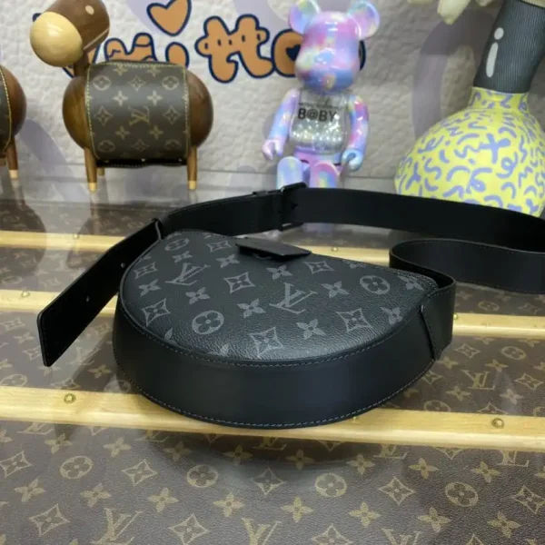 Louis Vuitton Moon Crossbody Black - Image 4